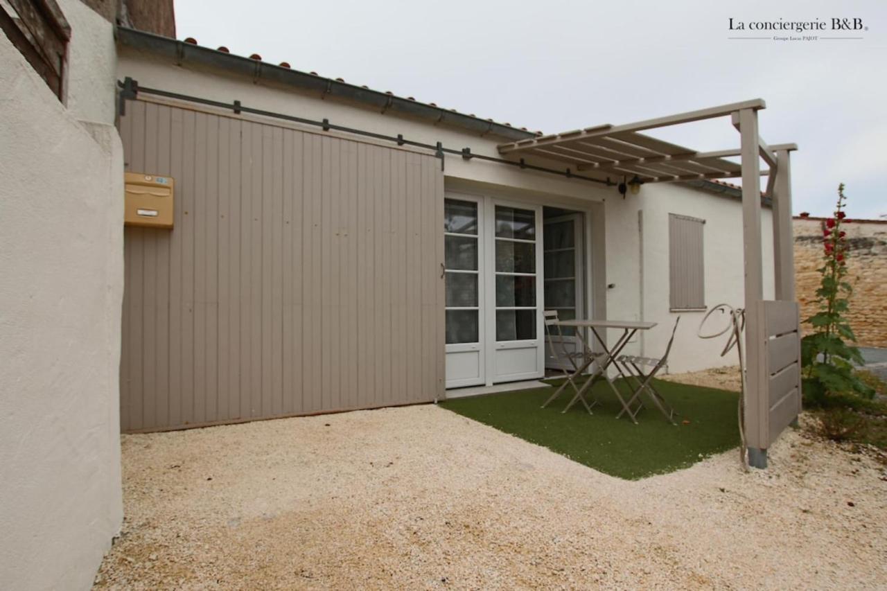 House On The Island Of Oleron Near The Cotiniere Vila Saint-Pierre-d'Oleron Exterior foto